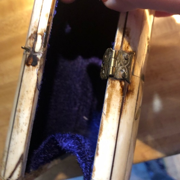 Rare Find! 1960s Camel Bone & Brass Purse- 711 $90 or $80 w/offer - Picture 4 of 6